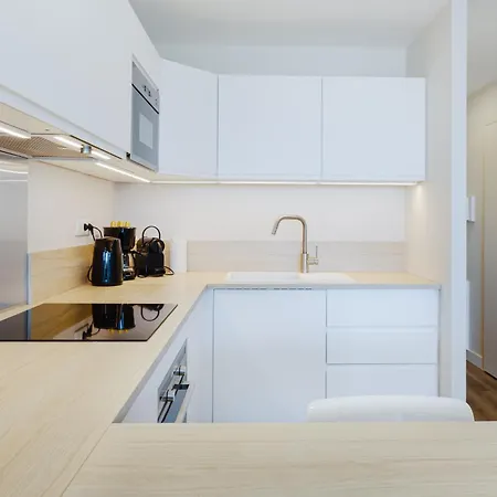 3 Pieces Face Chill Apartman *